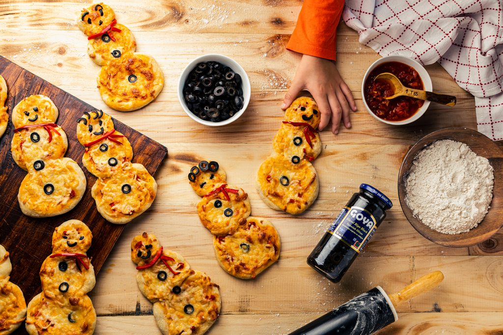 Minipizzas con aceitunas negras