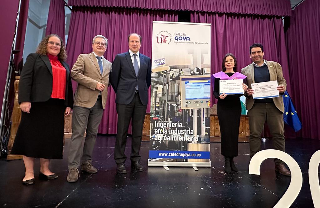 Amalia Luque, Carlos León de Mora, Antonio Carrasco and the awarded by Goya Chair.