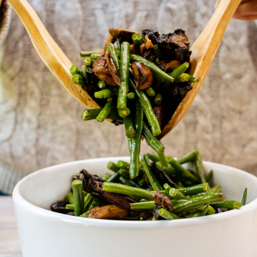 Sauteed green beans with mushrooms