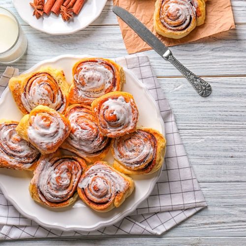 cinnamon-rolls-min