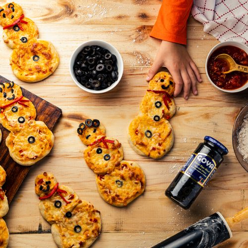 Minipizzas con aceitunas negras