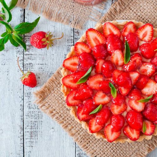pastry-tart-strawberries-confectioner