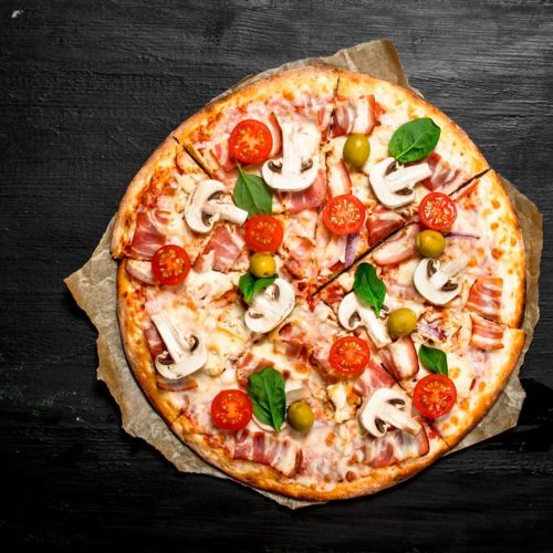 pizza-mushrooms-olives-min